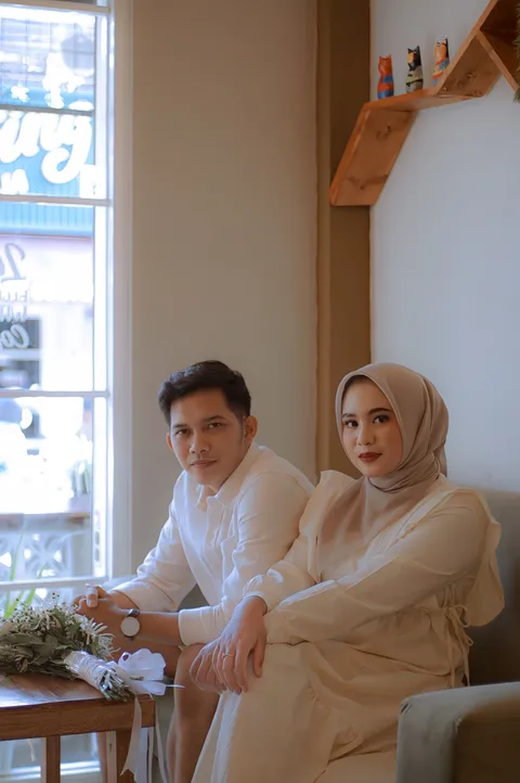 Foto sampul undangan Yakin & Debbi