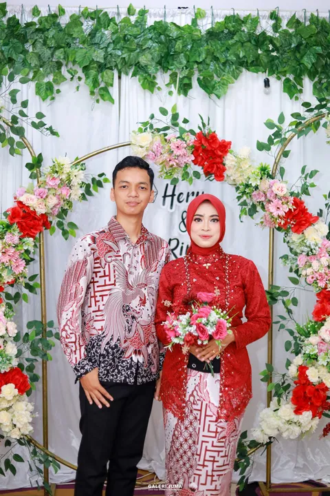 Foto sampul undangan Rini & Hery