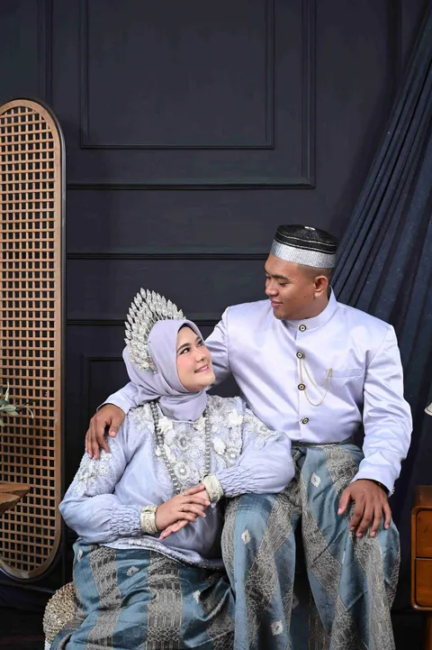 Foto sampul undangan Anto & Lia