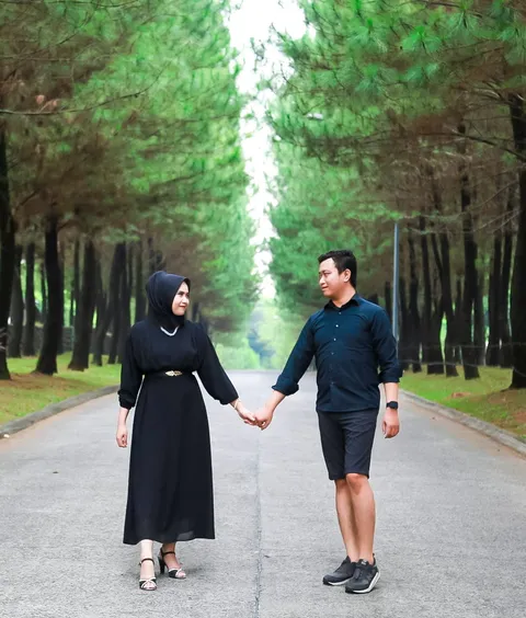 Foto sampul undangan Fania & Reza
