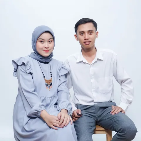 Foto sampul undangan Habi & Rana