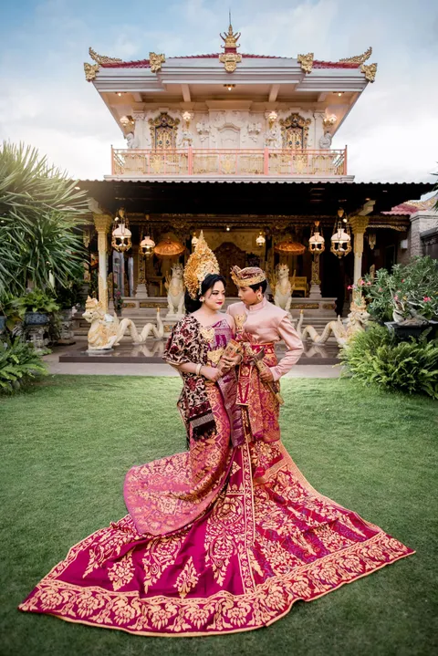 Foto sampul undangan Dewi & Tude