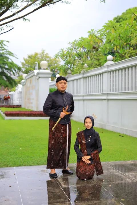 Foto sampul undangan Adam & Ami