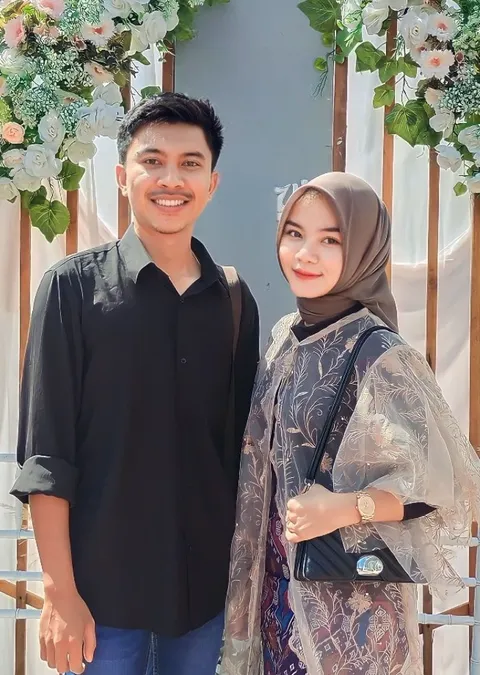 Foto sampul undangan Reka & Royandika