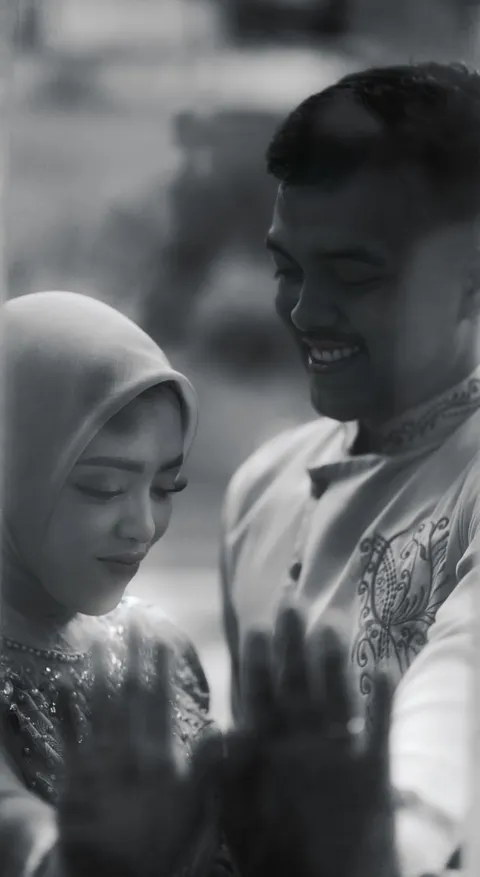 Foto sampul undangan Sarrah & Adi