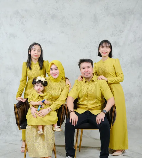 Foto sampul undangan Aleca & Aira