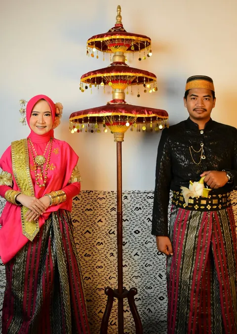 Foto sampul undangan Rouf & Dhilla