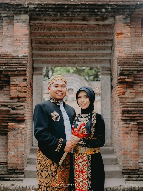 Foto sampul undangan Adam & Juni
