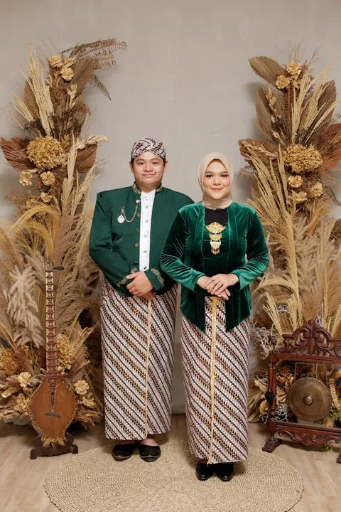 Foto sampul undangan Roby & Kharen