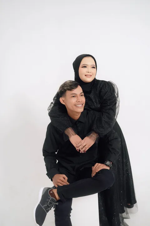 Foto sampul undangan Karina Cahhyaningrum & Muh. Feri Maulana