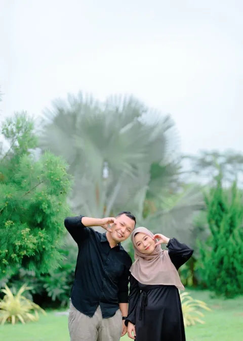 Foto sampul undangan Dila & Juna