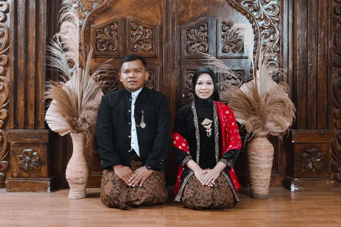 Foto sampul undangan Vina Nurhandiya & Muhamad Jamaludin Ramdani