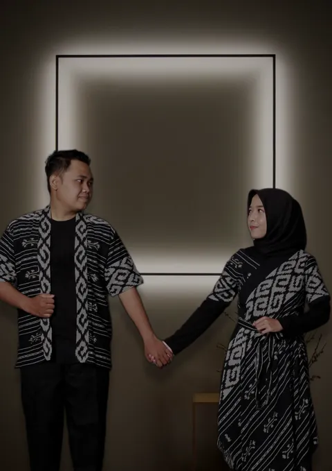 Foto sampul undangan Masruroh & Agung Wicaksono