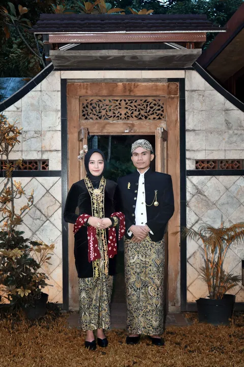 Foto sampul undangan Zaenal & Debby