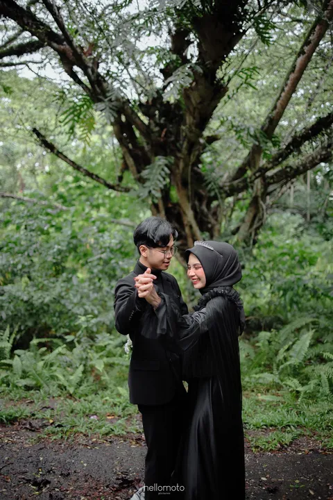 Foto sampul undangan Ut & Rfly