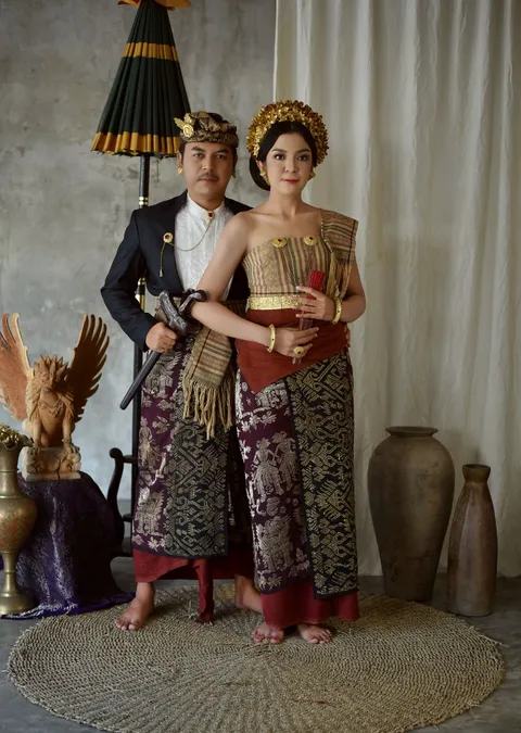 Foto sampul undangan Tiwi & Gung