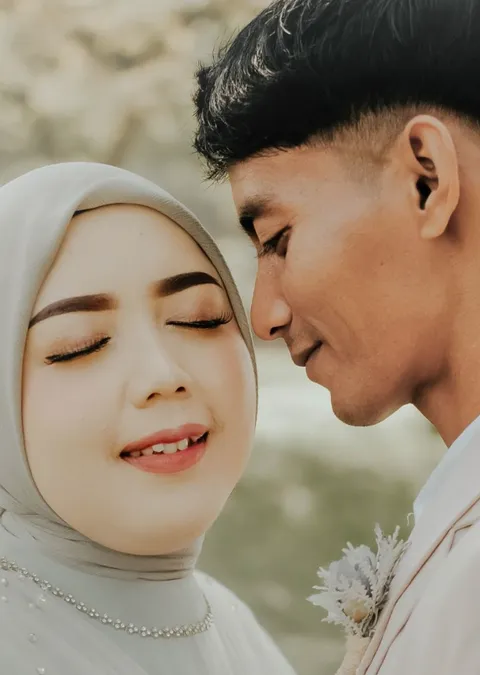 Foto sampul undangan Rian & De Puja Rismadiyanti