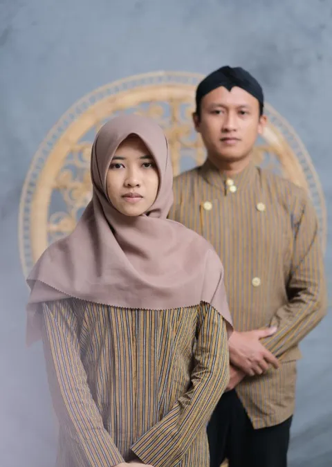 Foto sampul undangan Ibet & Khar