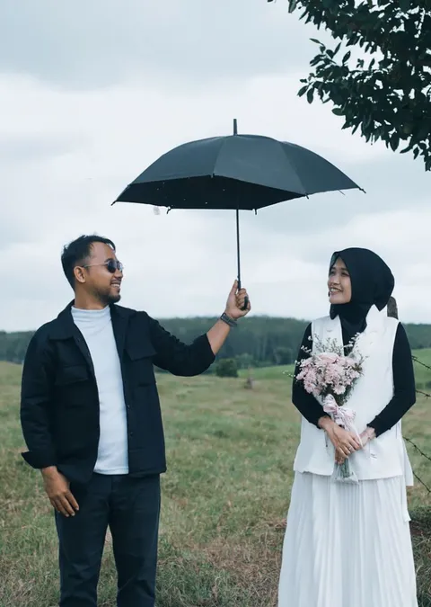 Foto sampul undangan Arya & Bia