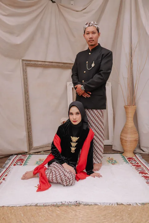 Foto sampul undangan Luthfi & Mutia