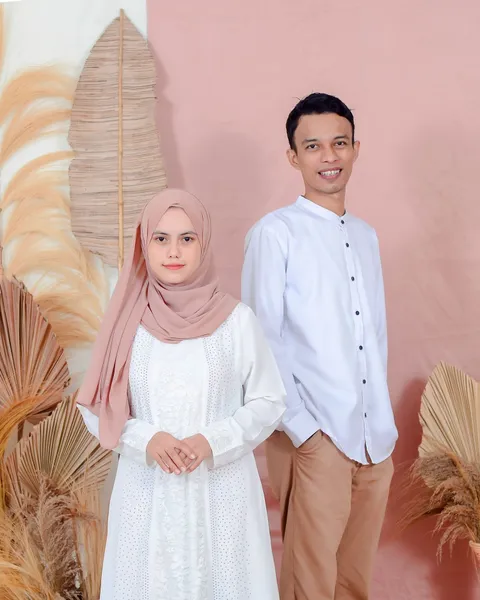Foto sampul undangan Sur & Upik