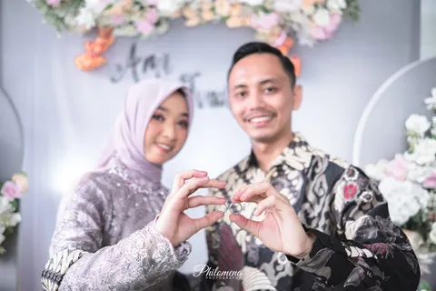 Foto sampul undangan Ami & Ivan